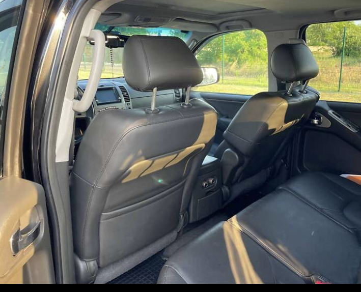 Нісан Патфайндер (Nissan Pathfinder)